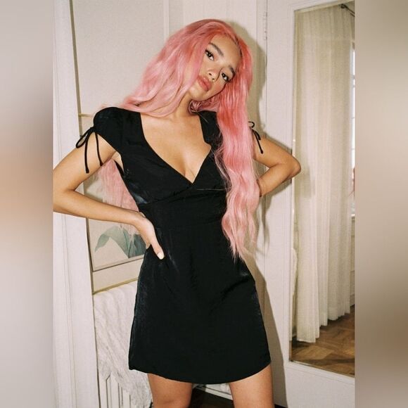 Princess Polly‎ Black Cap Sleeve V-Neck Cross My Heart Silky Mini Dress Size 6US - Picture 1 of 8